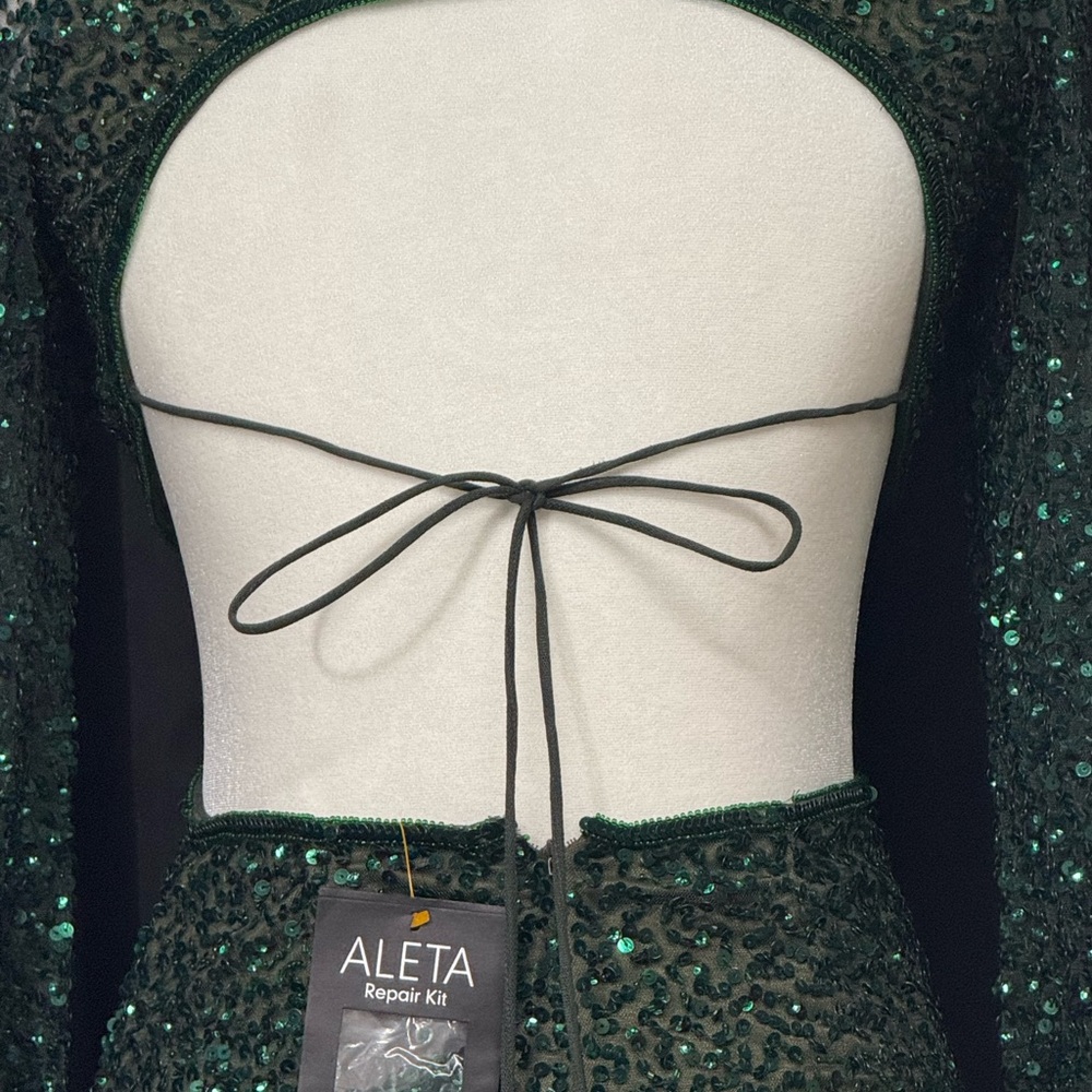 Elegant Green Sequin Dress - Picture 7 of 8